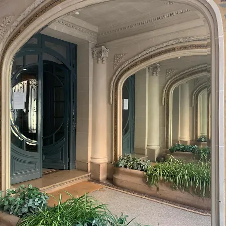 Beau Studio Paris.